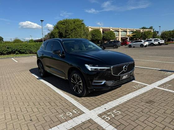VOLVO XC60 2.0 T8 HYBRID MOMENTUM AWD GEARTRONIC